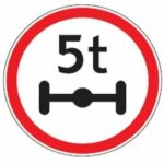 315 Ribota ašies apkrova (Draudžiama važiuoti transporto priemonėmis, kurių bent vienos ašies apkrova didesnė už nurodytą kelio ženkle)