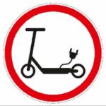 340 Elektrinių mikrojudumo priemonių eismas draudžiamas (Draudžiama važiuoti elektrinėmis mikrojudumo priemonėmis)