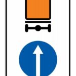 416 Pavojinguosius krovinius vežančių transporto priemonių važiavimo kryptis (Pavojinguosius krovinius vežančioms transporto priemonėms, kurioms numatytas specialusis ženklinimas oranžinėmis lentelėmis, leidžiama važiuoti tik nurodyta kryptimi)